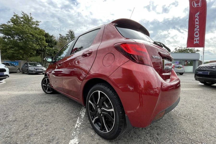 Vehicle Image - 2