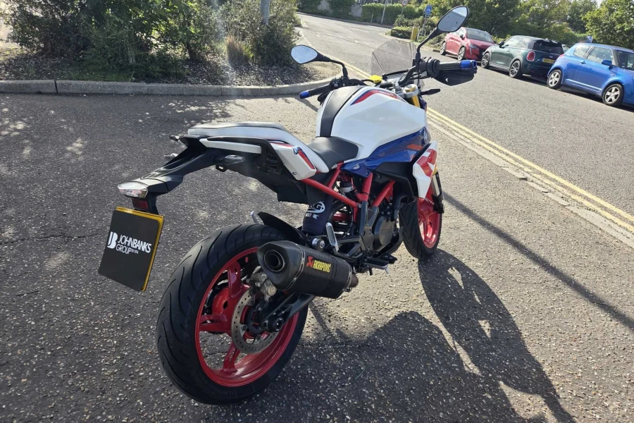 Vehicle Image - 2