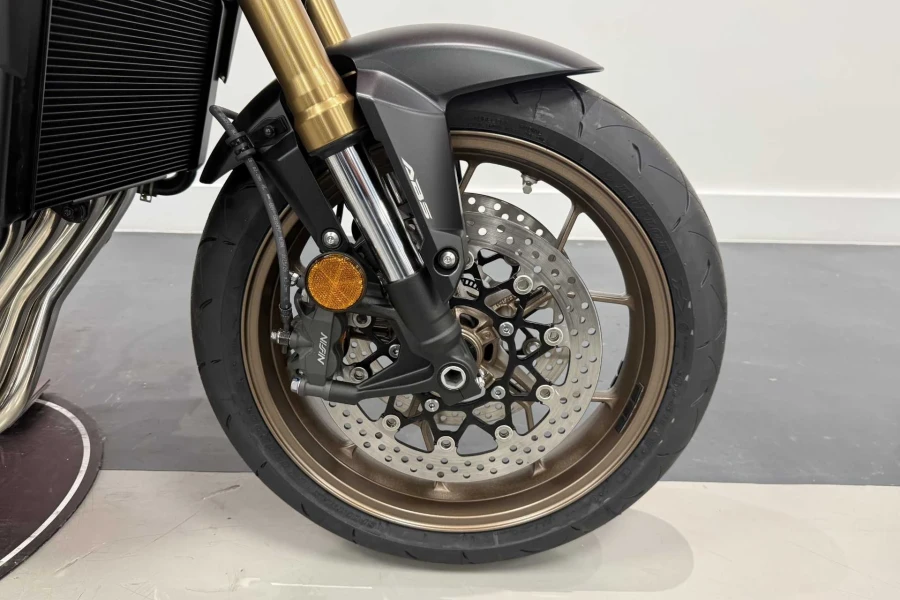 Vehicle Image - 3