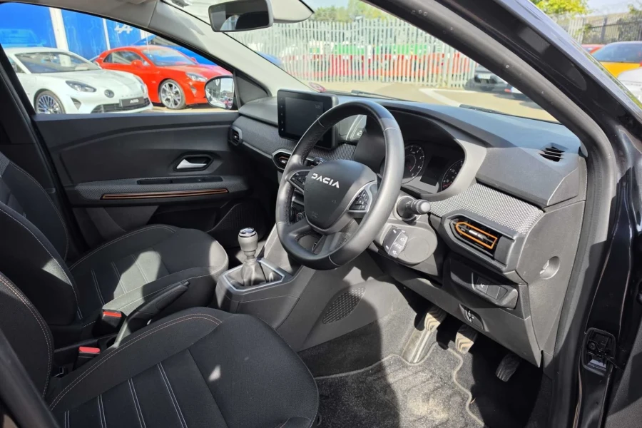 Vehicle Image - 3