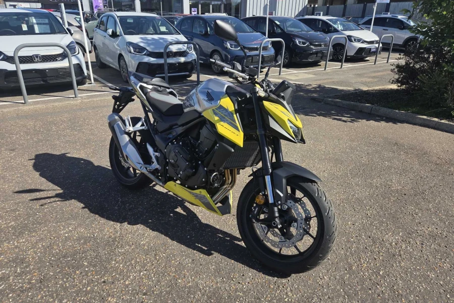 Vehicle Image - 0
