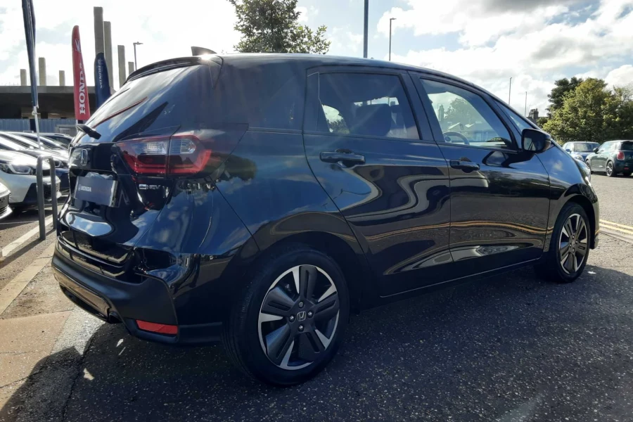 Vehicle Image - 3