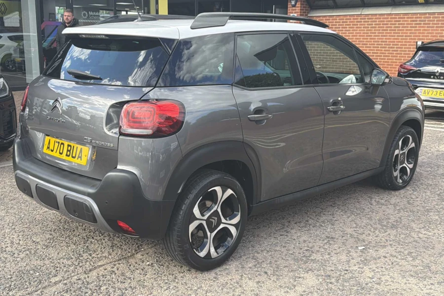 Vehicle Image - 3