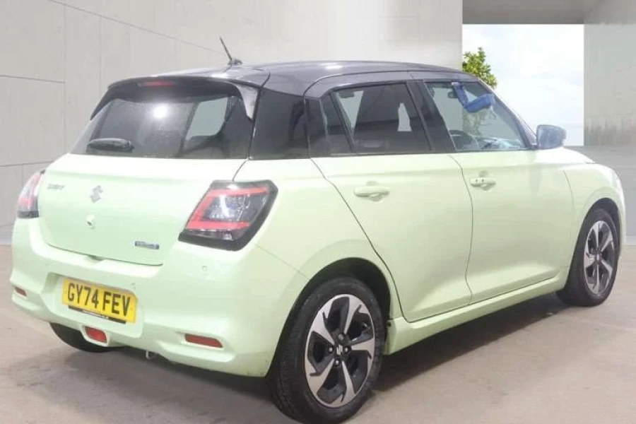 Vehicle Image - 3