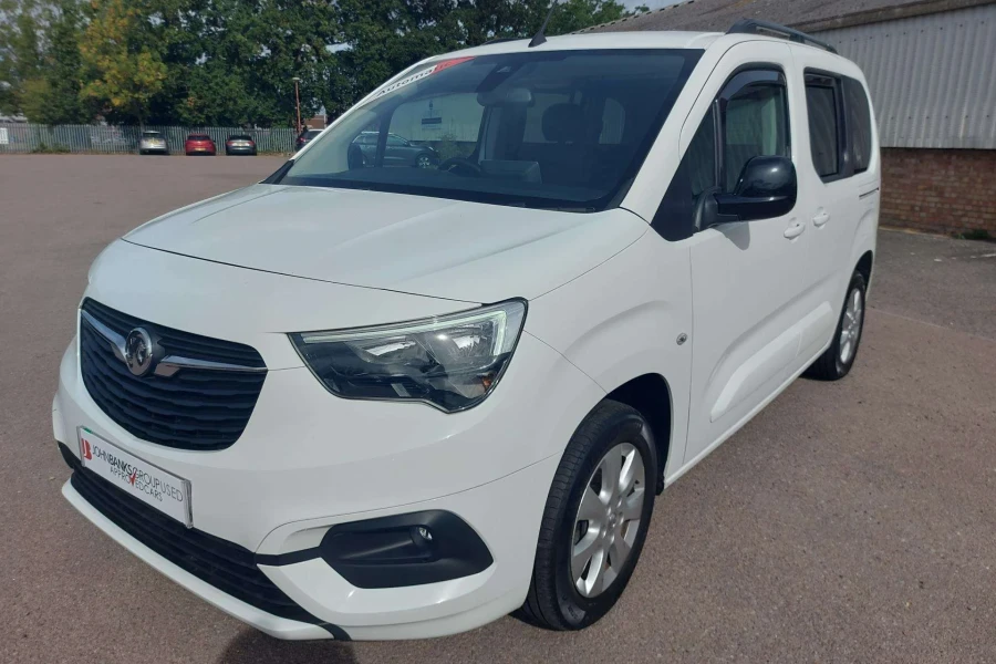 Vehicle Image - 2