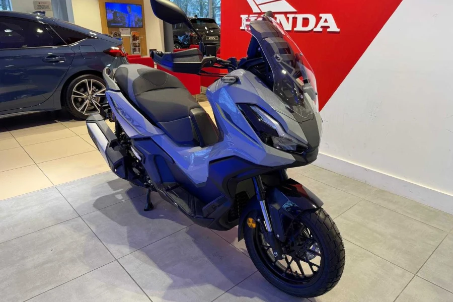 Vehicle Image - 1