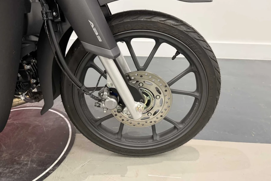 Vehicle Image - 3