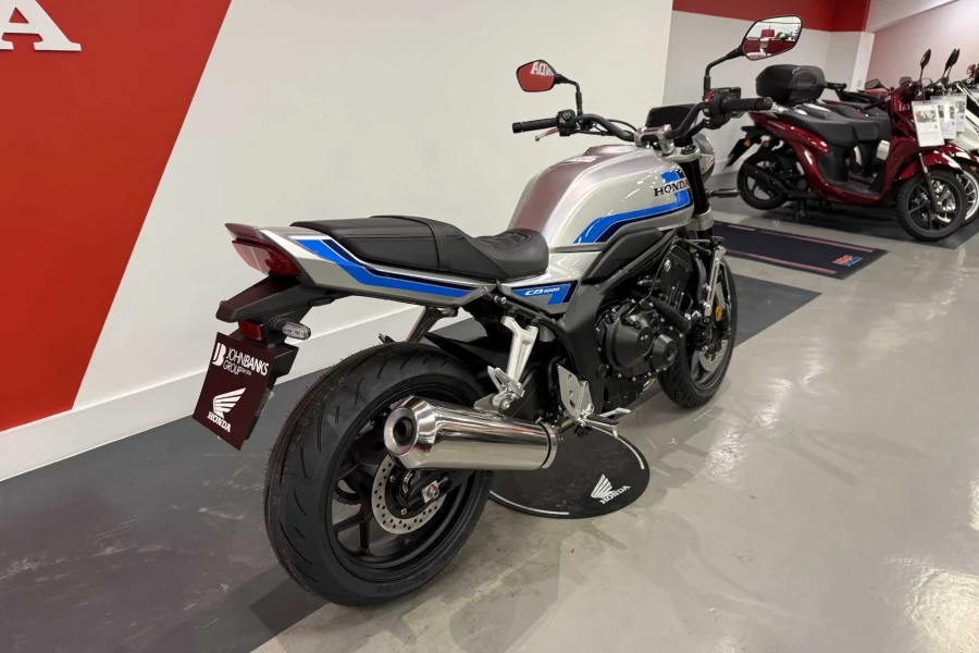 Vehicle Image - 2
