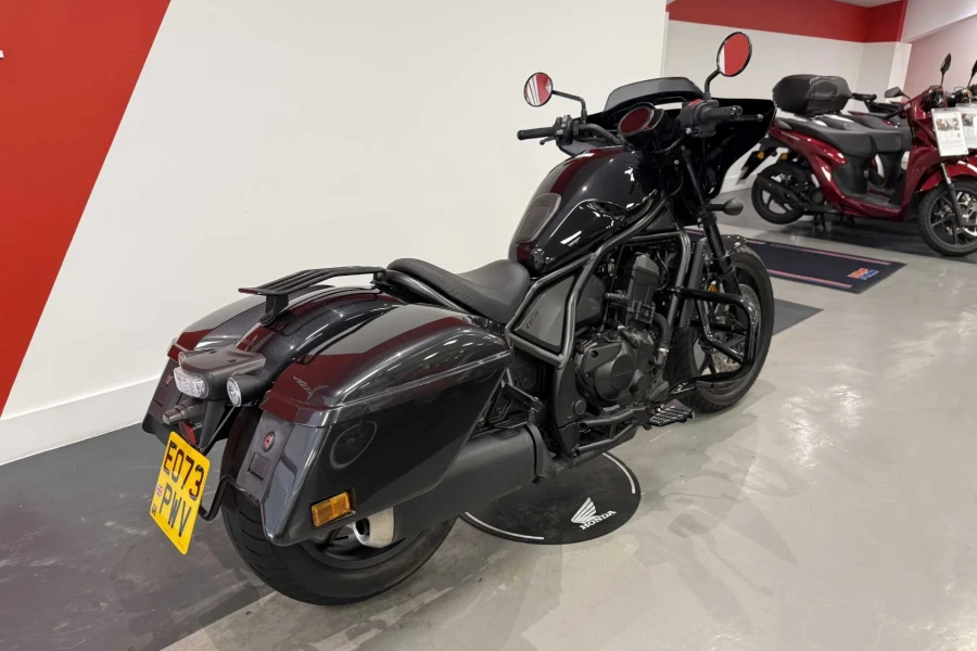 Vehicle Image - 2