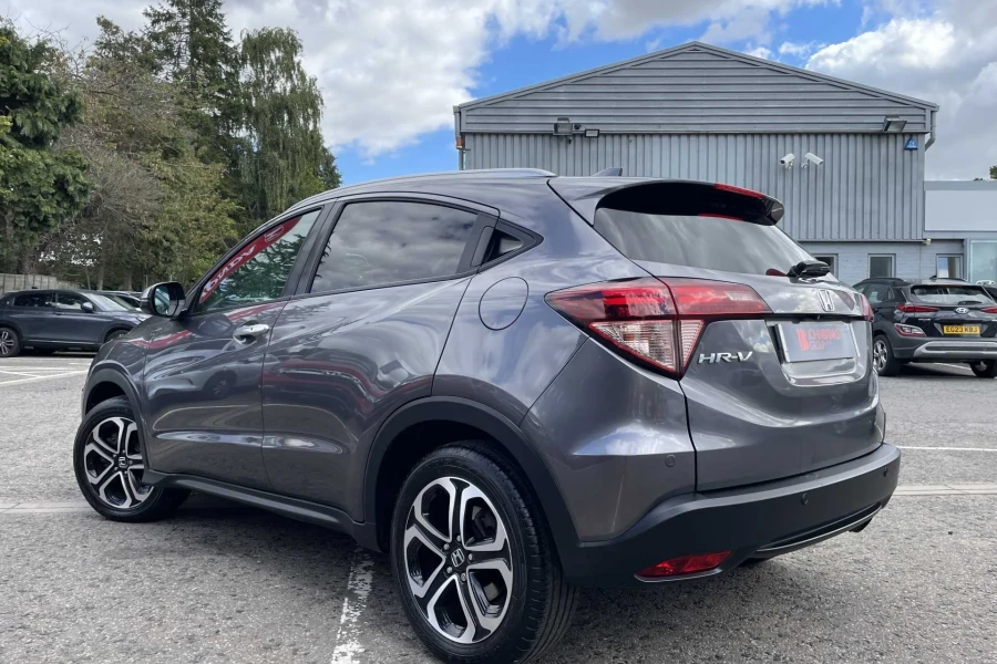 Vehicle Image - 2
