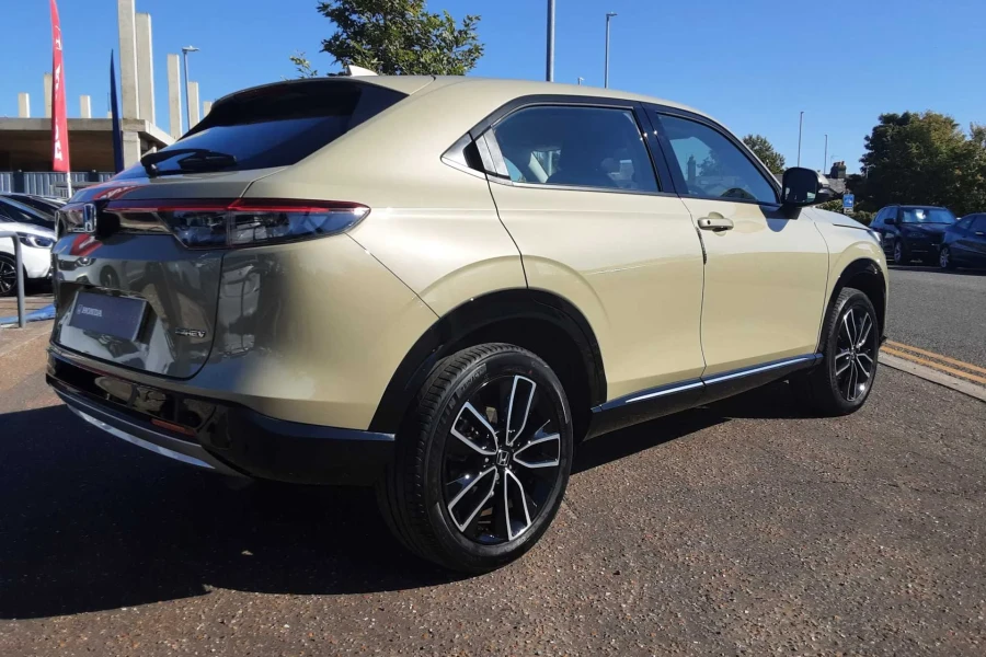 Vehicle Image - 3