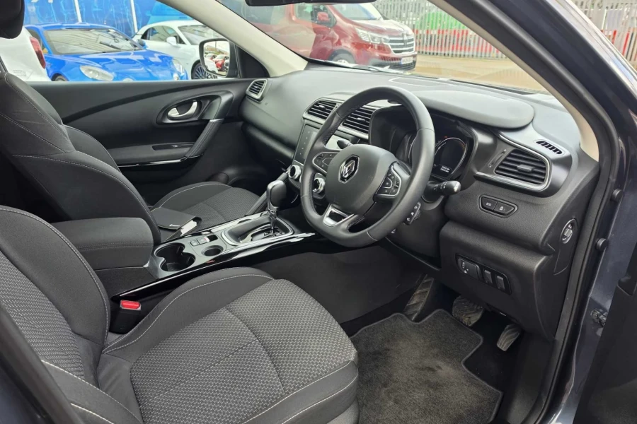 Vehicle Image - 3
