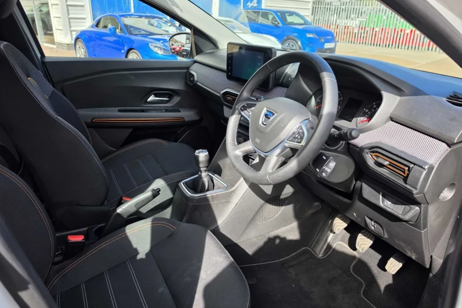 Vehicle Image - 3
