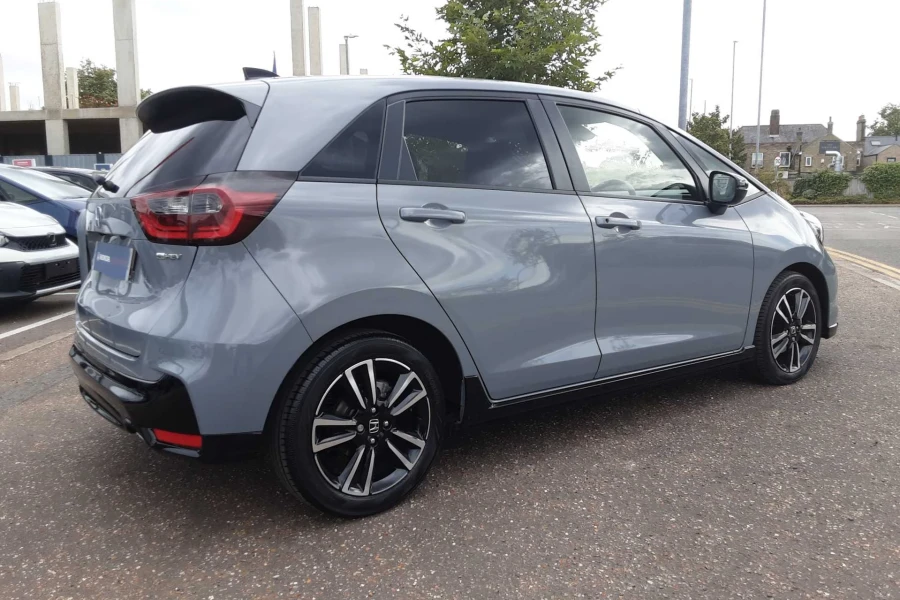 Vehicle Image - 3