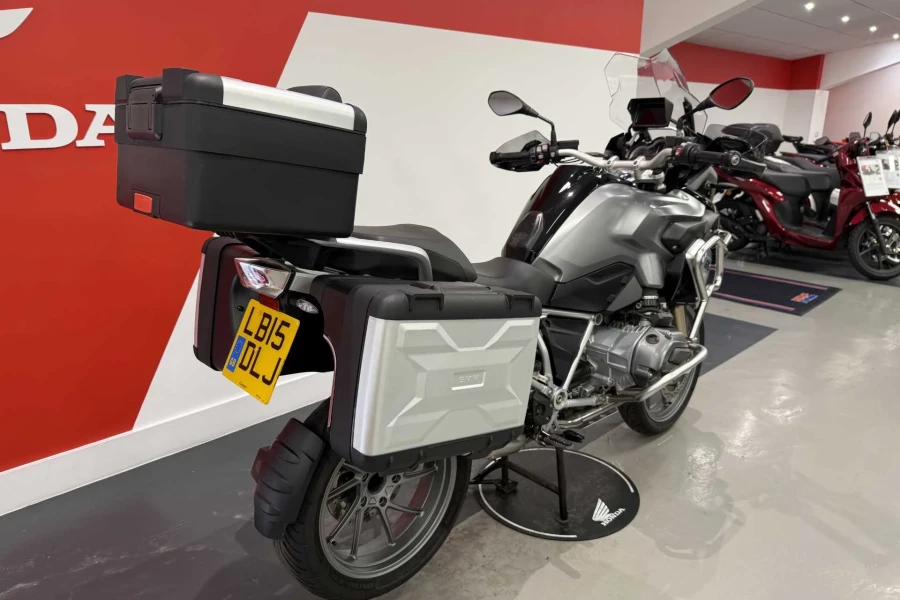 Vehicle Image - 2