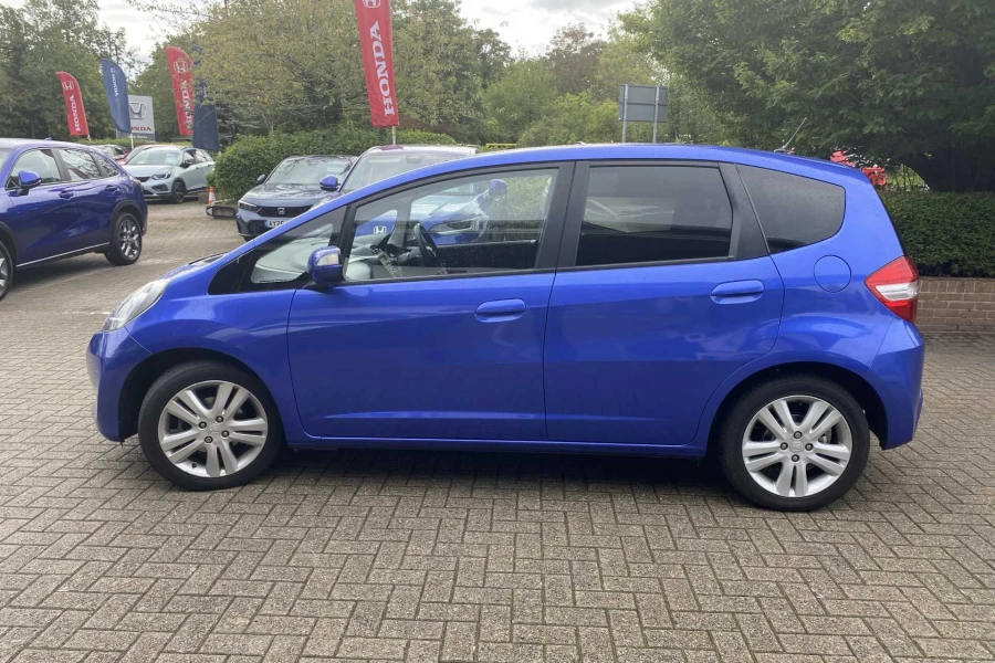 Vehicle Image - 3