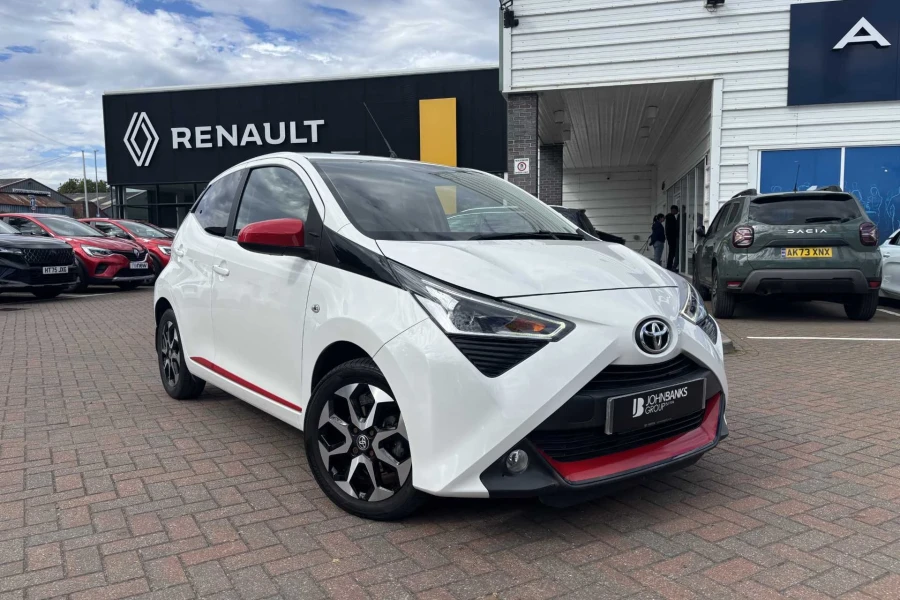 Vehicle Image - 0