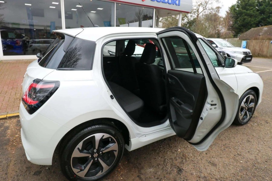 Vehicle Image - 3