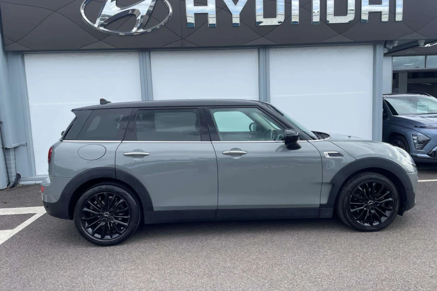 Vehicle Image - 1