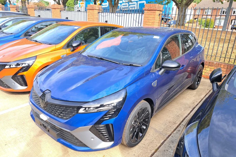 Vehicle Image - 3