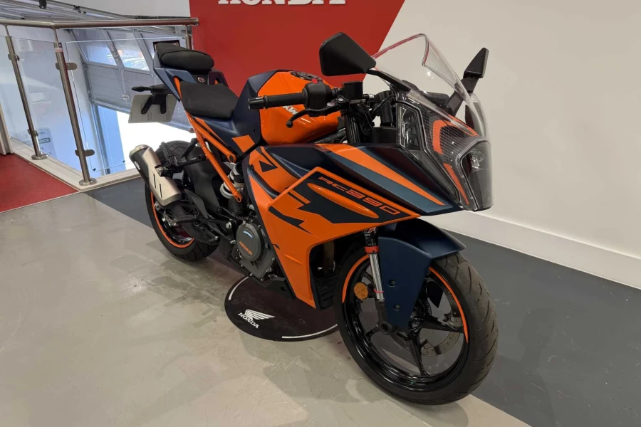 Vehicle Image - 1