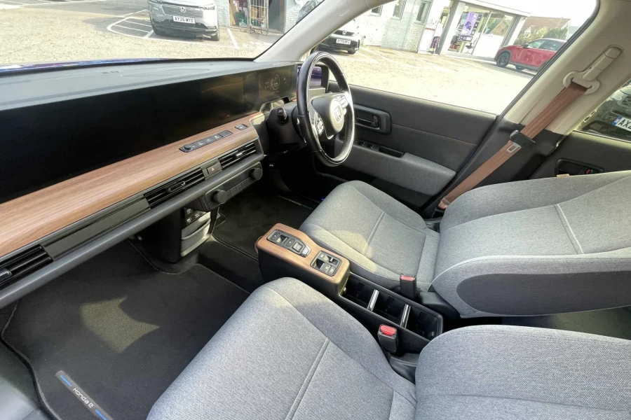 Vehicle Image - 1