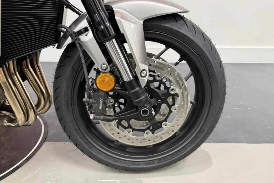 Vehicle Image - 3