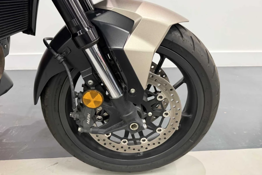 Vehicle Image - 3