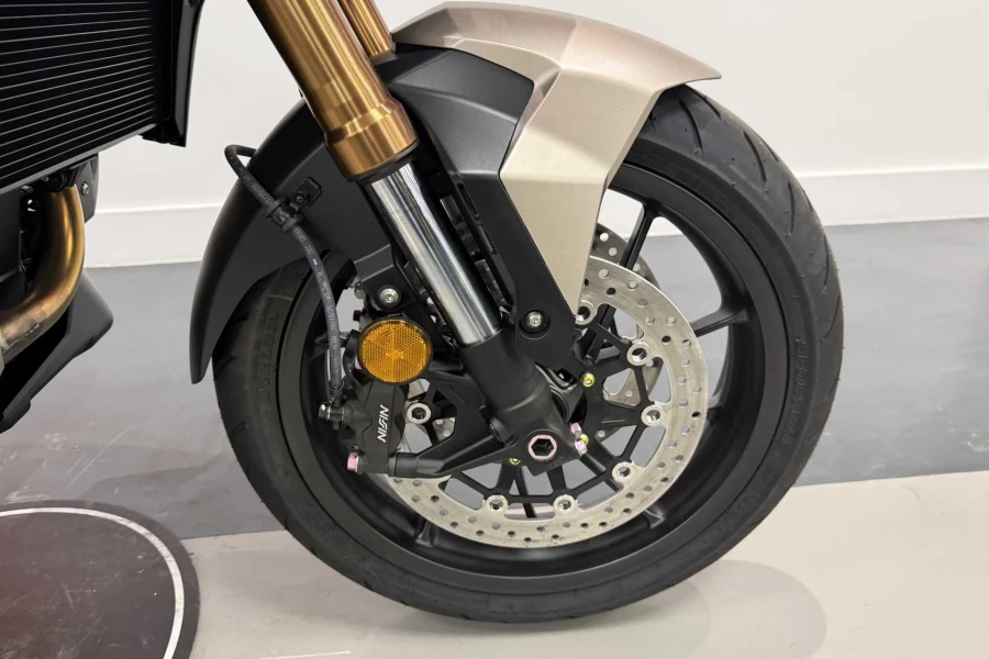 Vehicle Image - 3