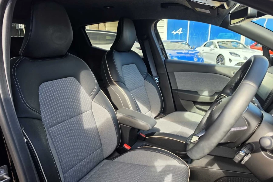 Vehicle Image - 3