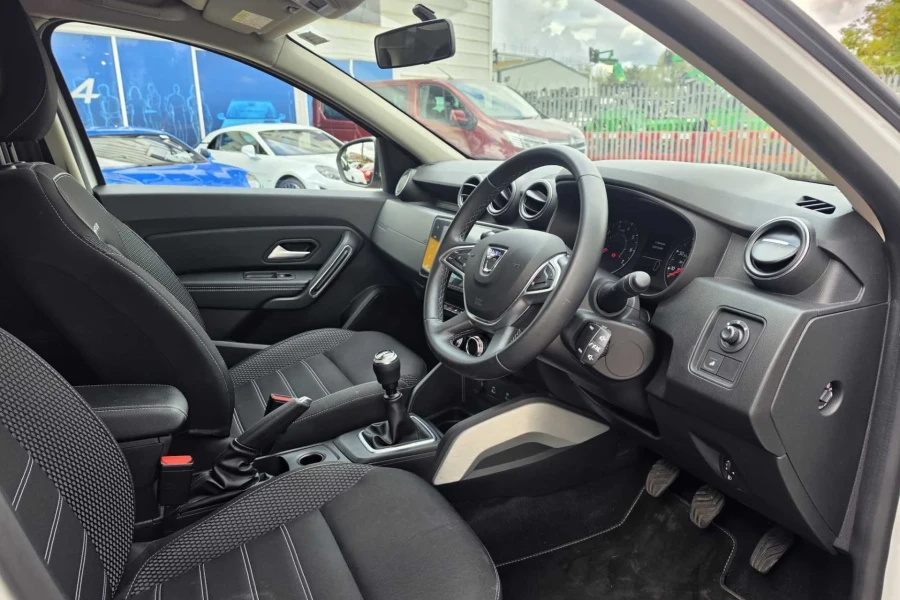 Vehicle Image - 3