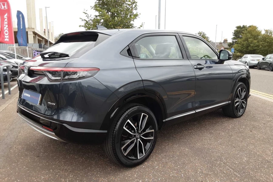 Vehicle Image - 3