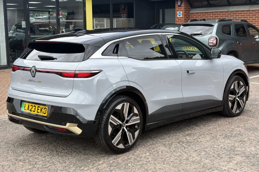 Vehicle Image - 3