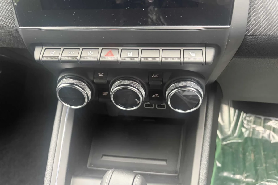 Vehicle Image - 3