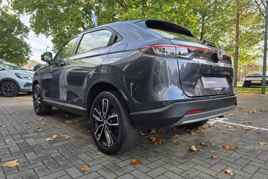 Vehicle Image - 2