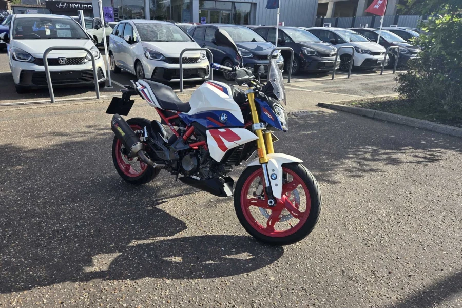 Vehicle Image - 0
