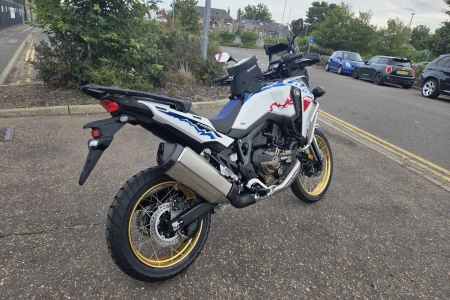 Vehicle Image - 2