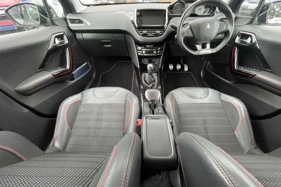 Vehicle Image - 3