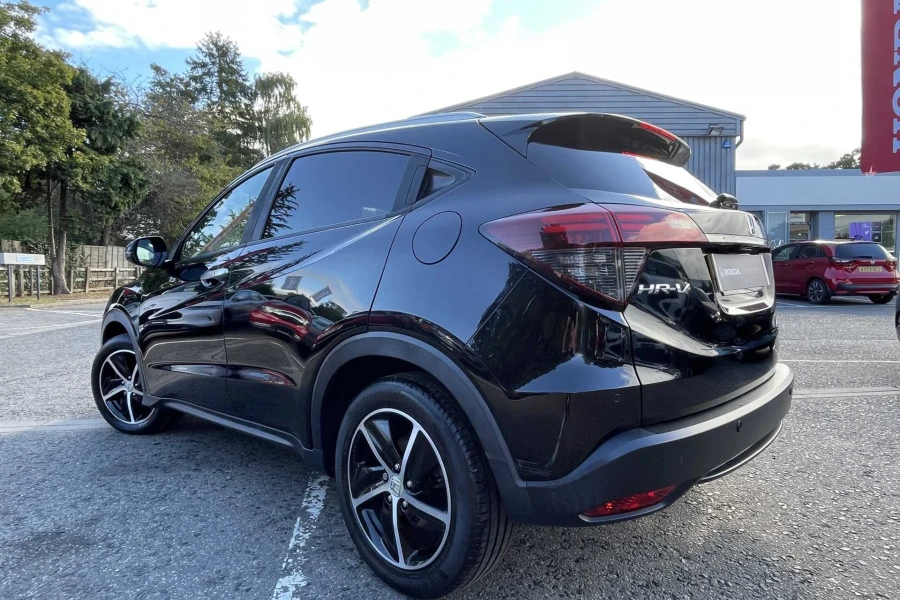 Vehicle Image - 2