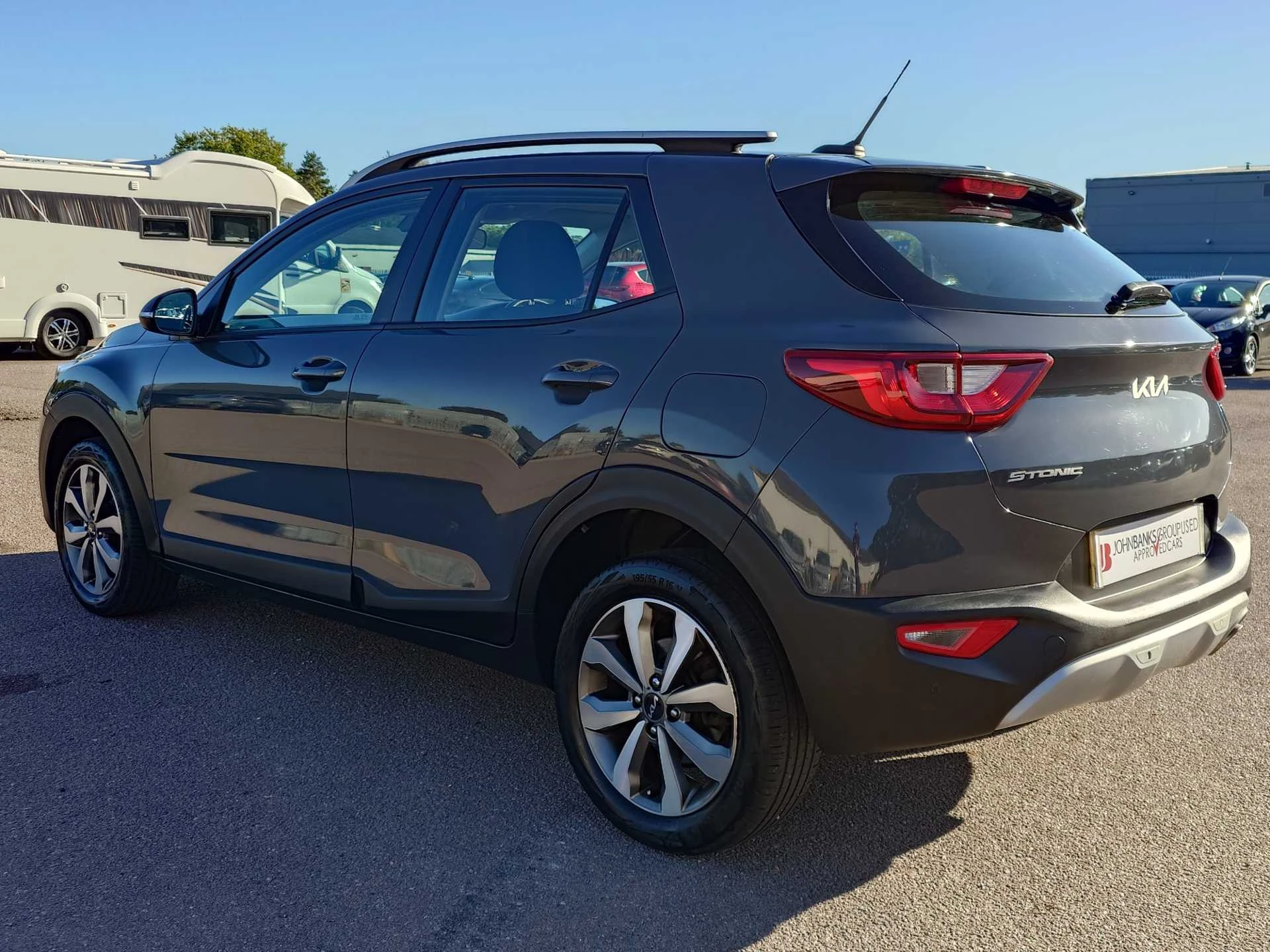 Vehicle image 3
