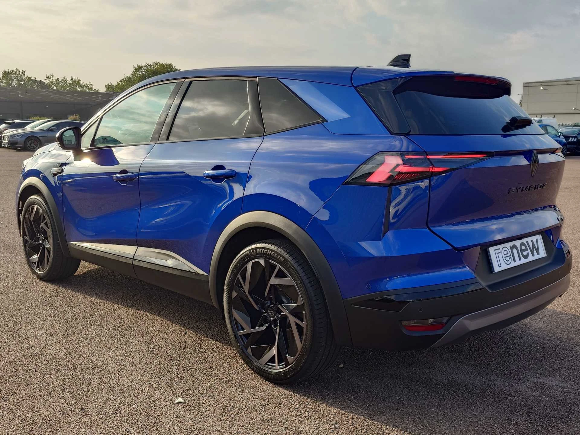 Vehicle image 3