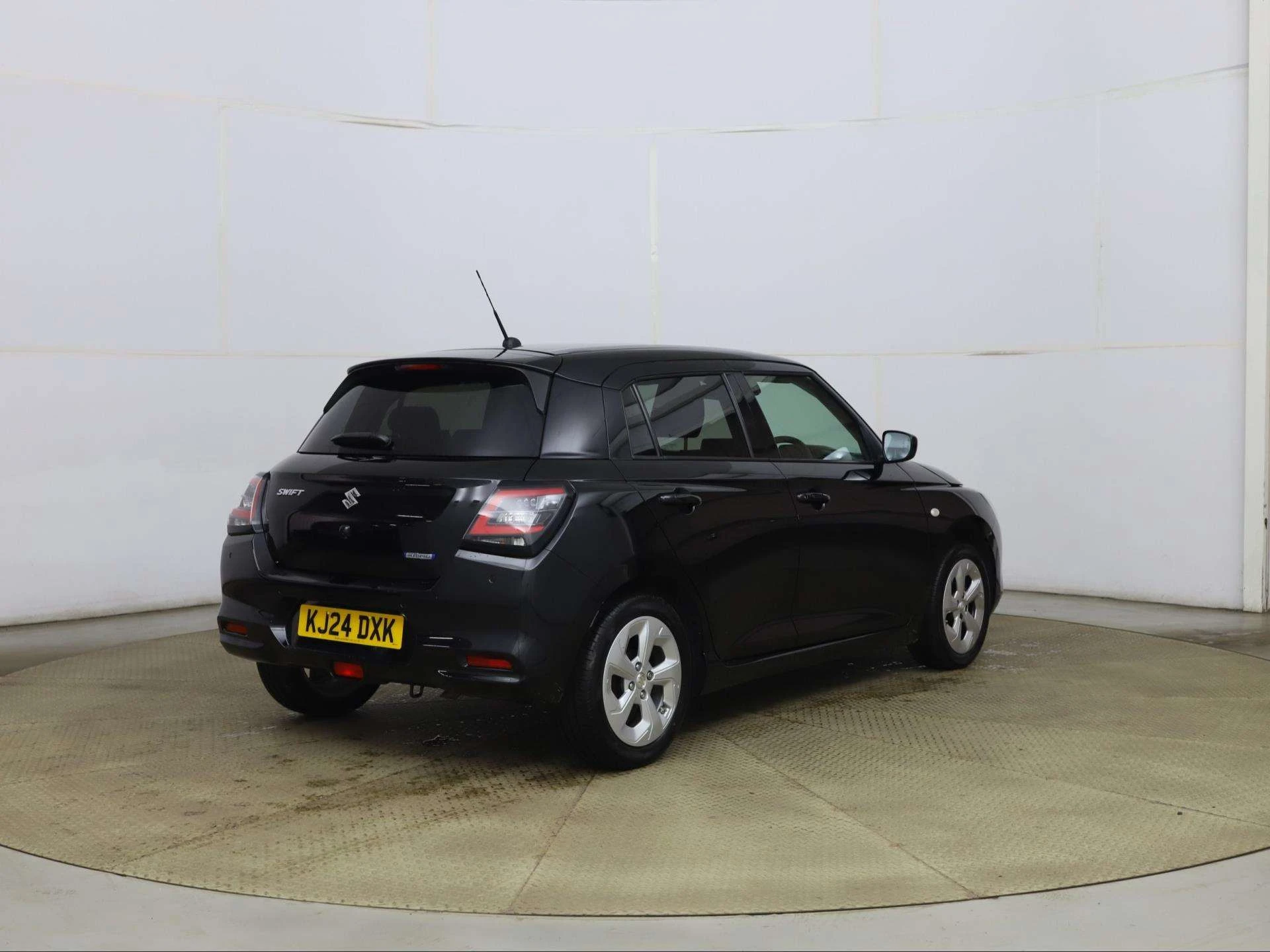 Vehicle image 6