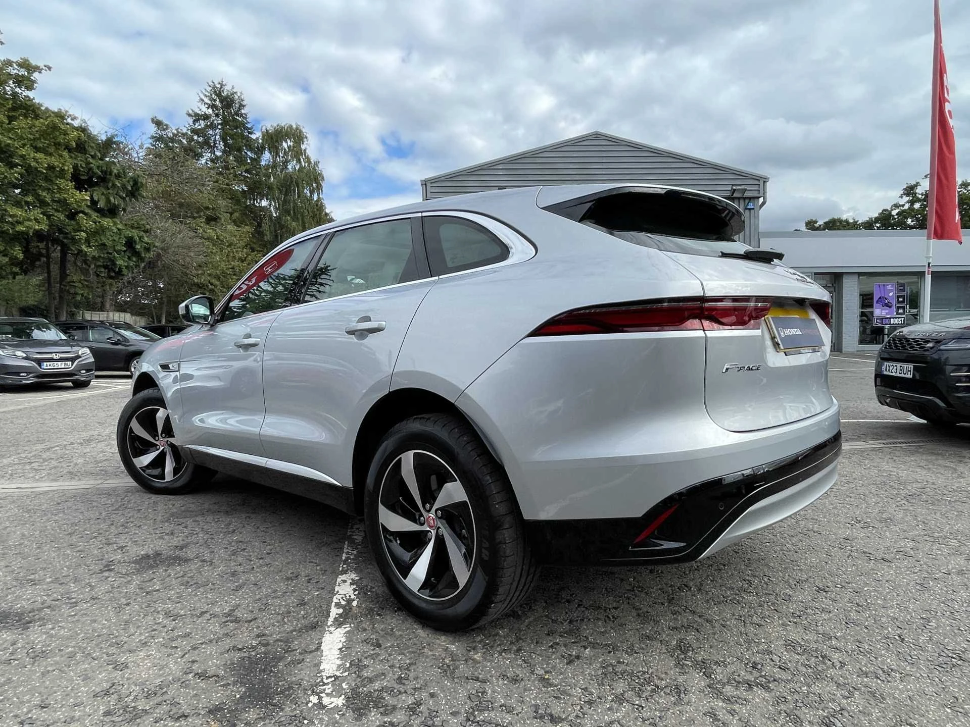 Vehicle image 3