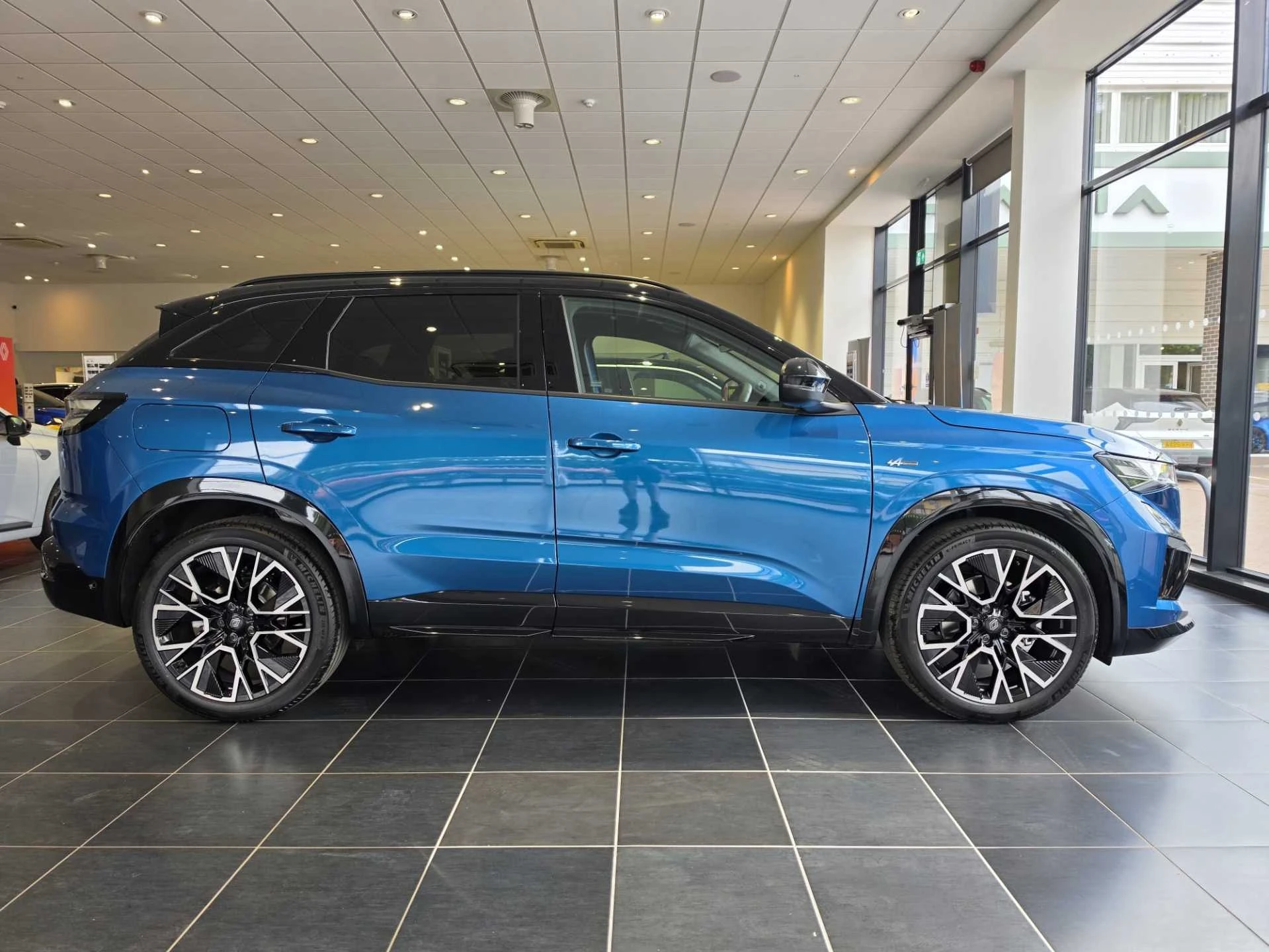 Vehicle image 4
