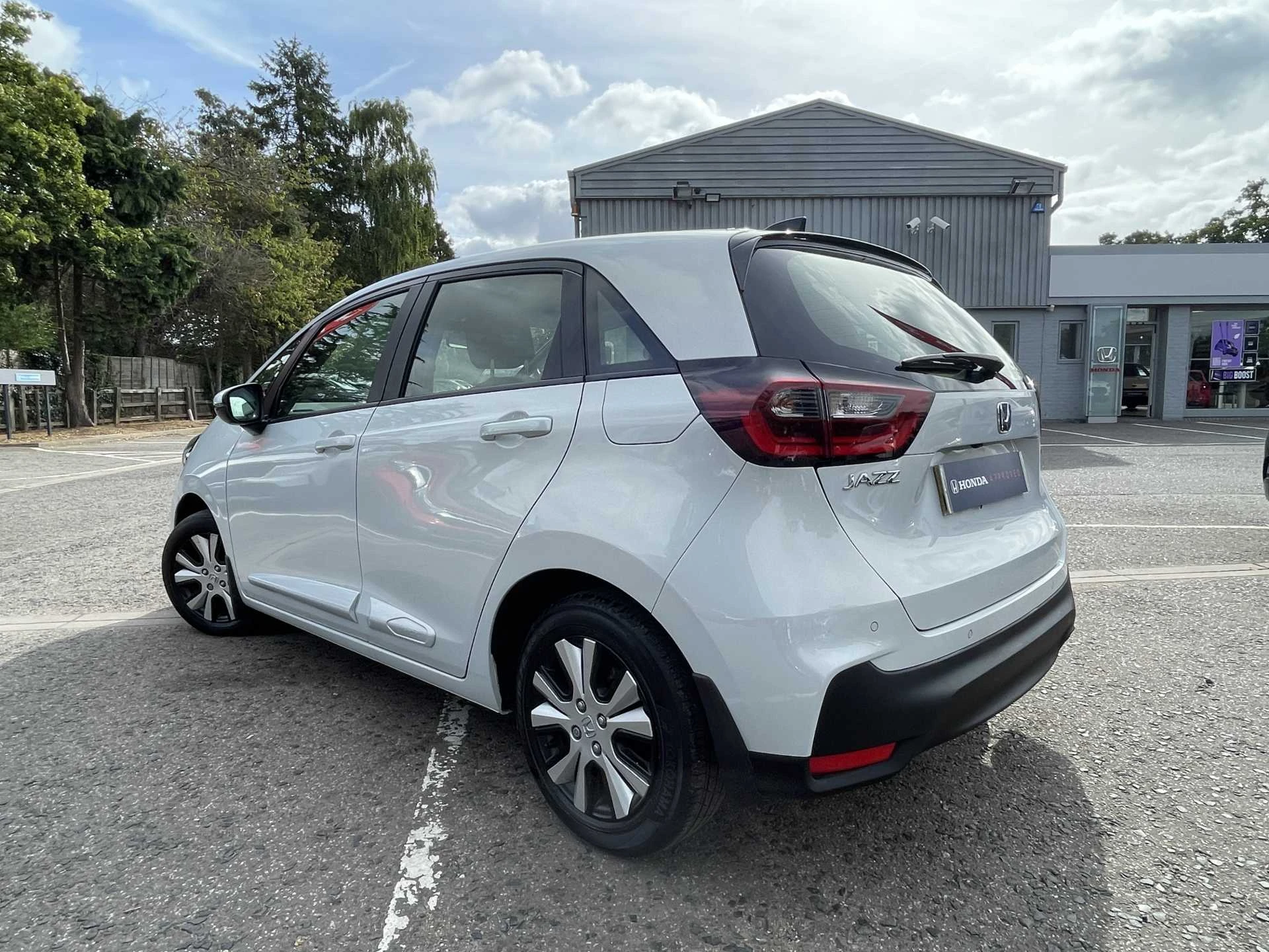 Vehicle image 3
