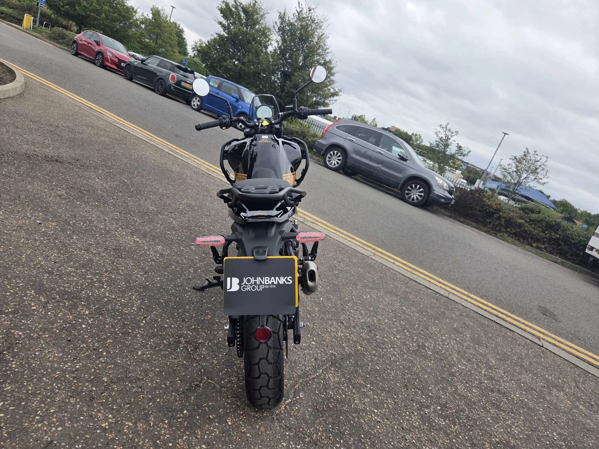 Vehicle image 4