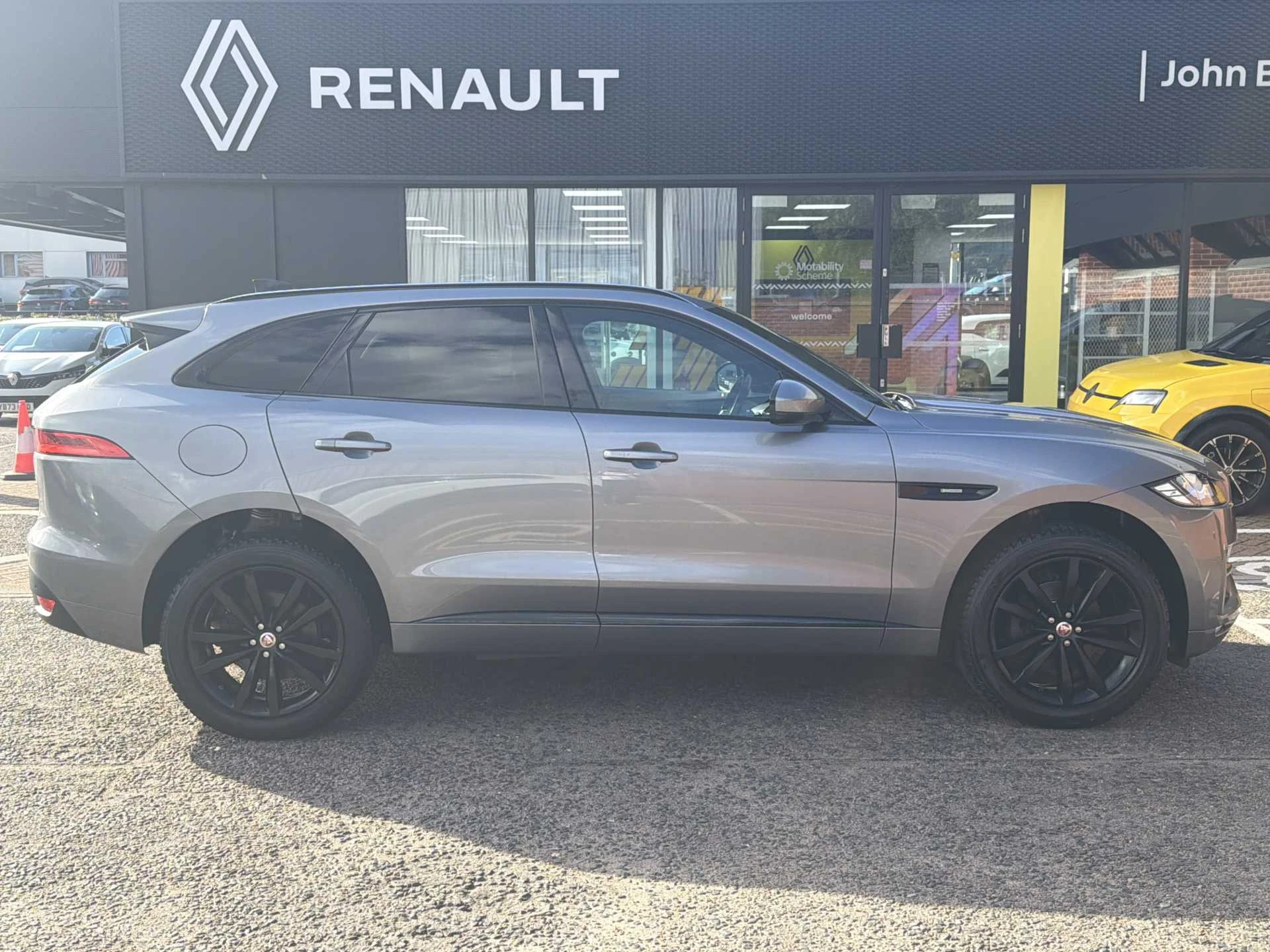 Vehicle image 5