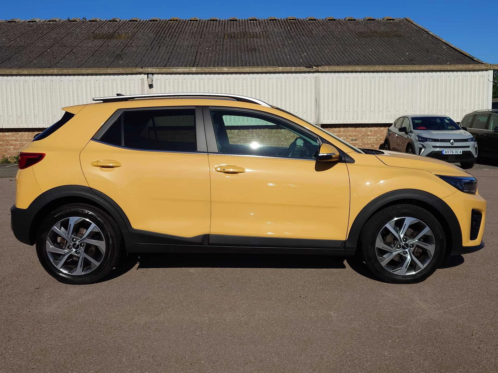 Vehicle image 5
