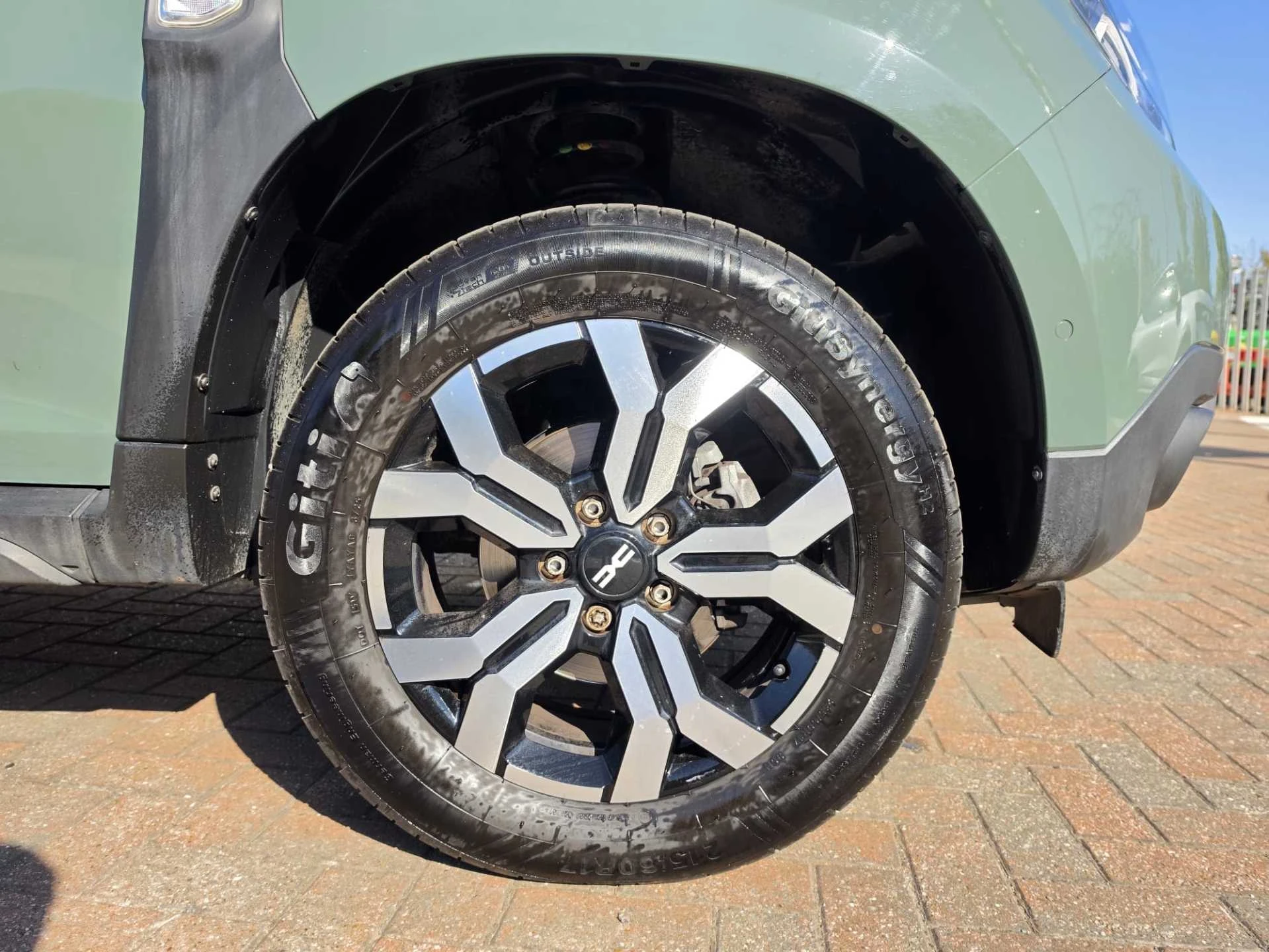 Vehicle image 6