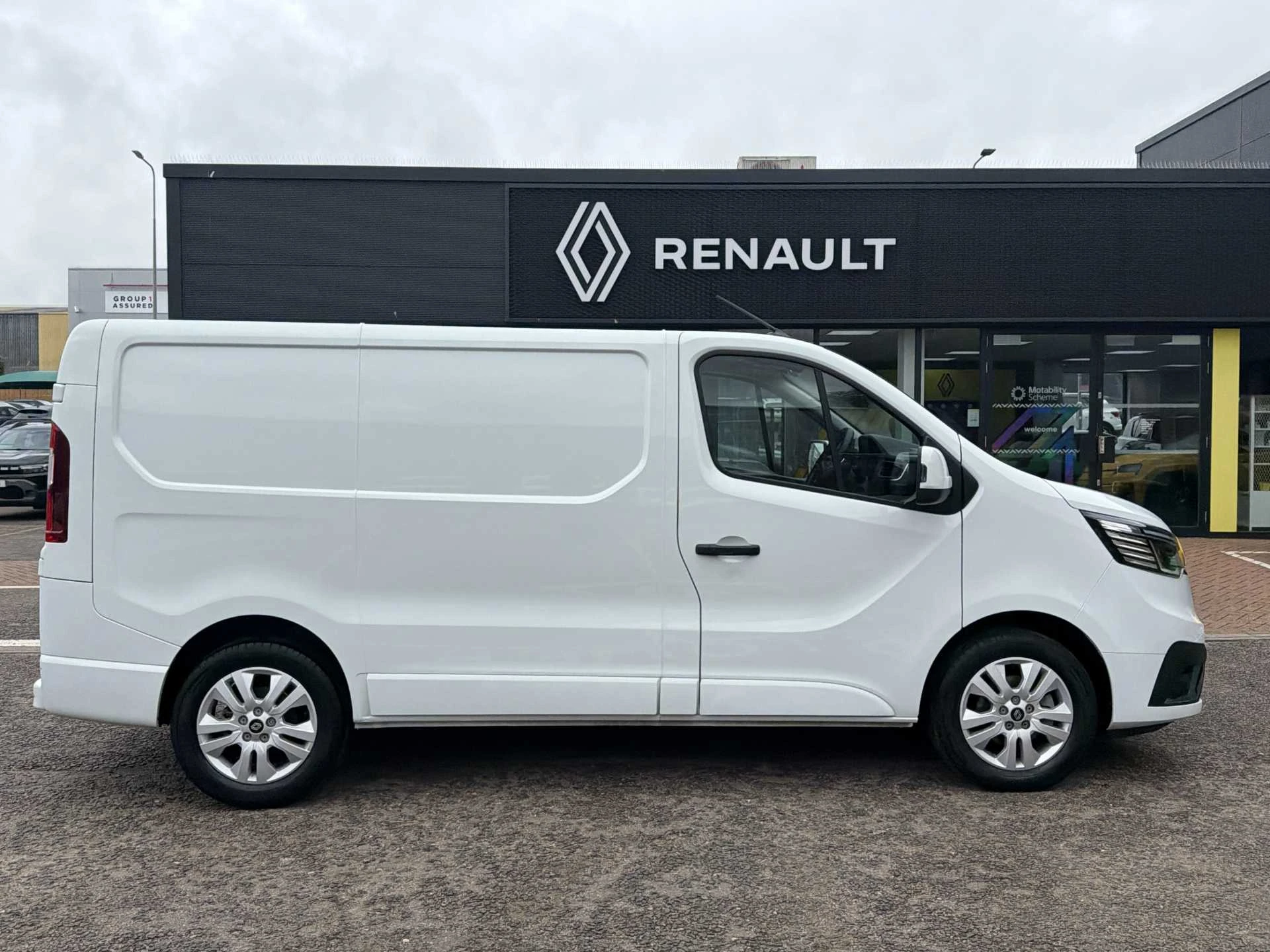 Vehicle image 5
